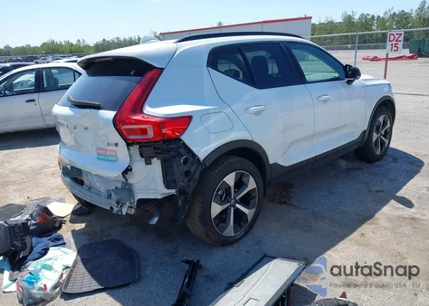 2025 Volvo Xc40 B5 Plus Dark Theme из США, поврежденный, VIN YV4L12UC2S2451557